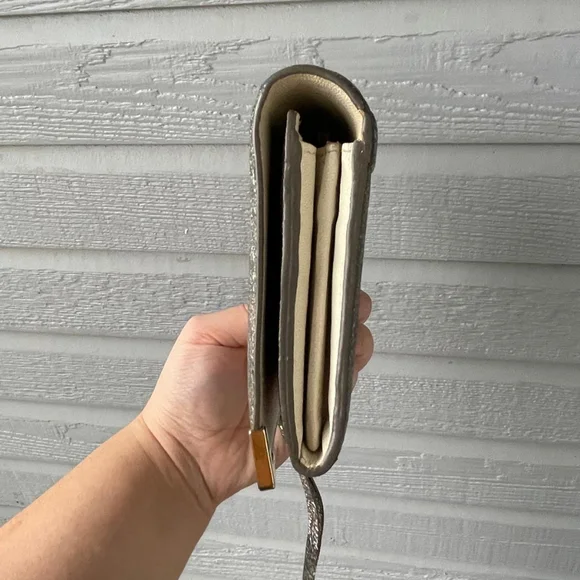 Cholé Flap Cover Metallic Leather Long Wallet-Rare - Picture 7 of 13